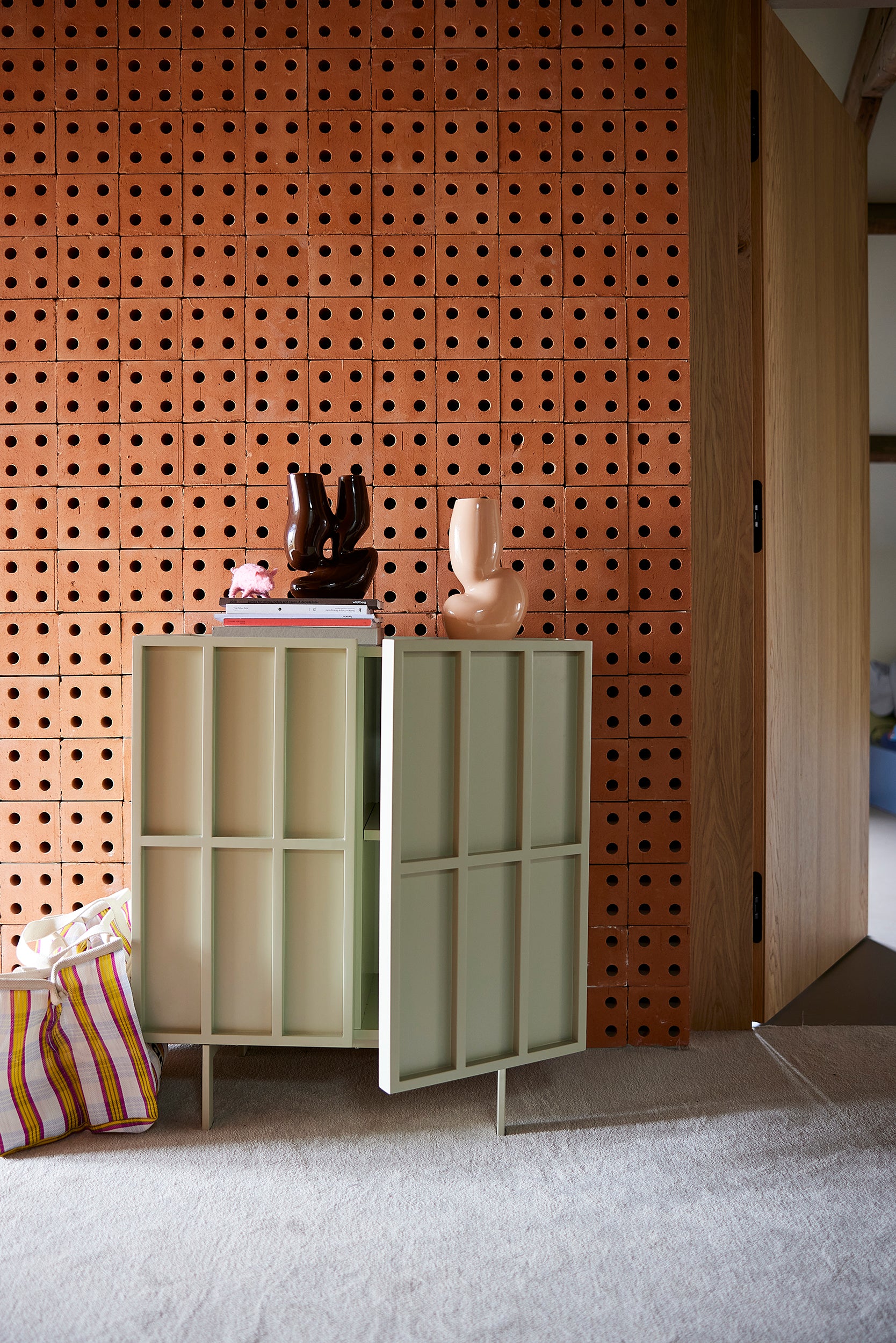 HKLIVING cupboard in glossy cream, front view with panelled doors and slim legs