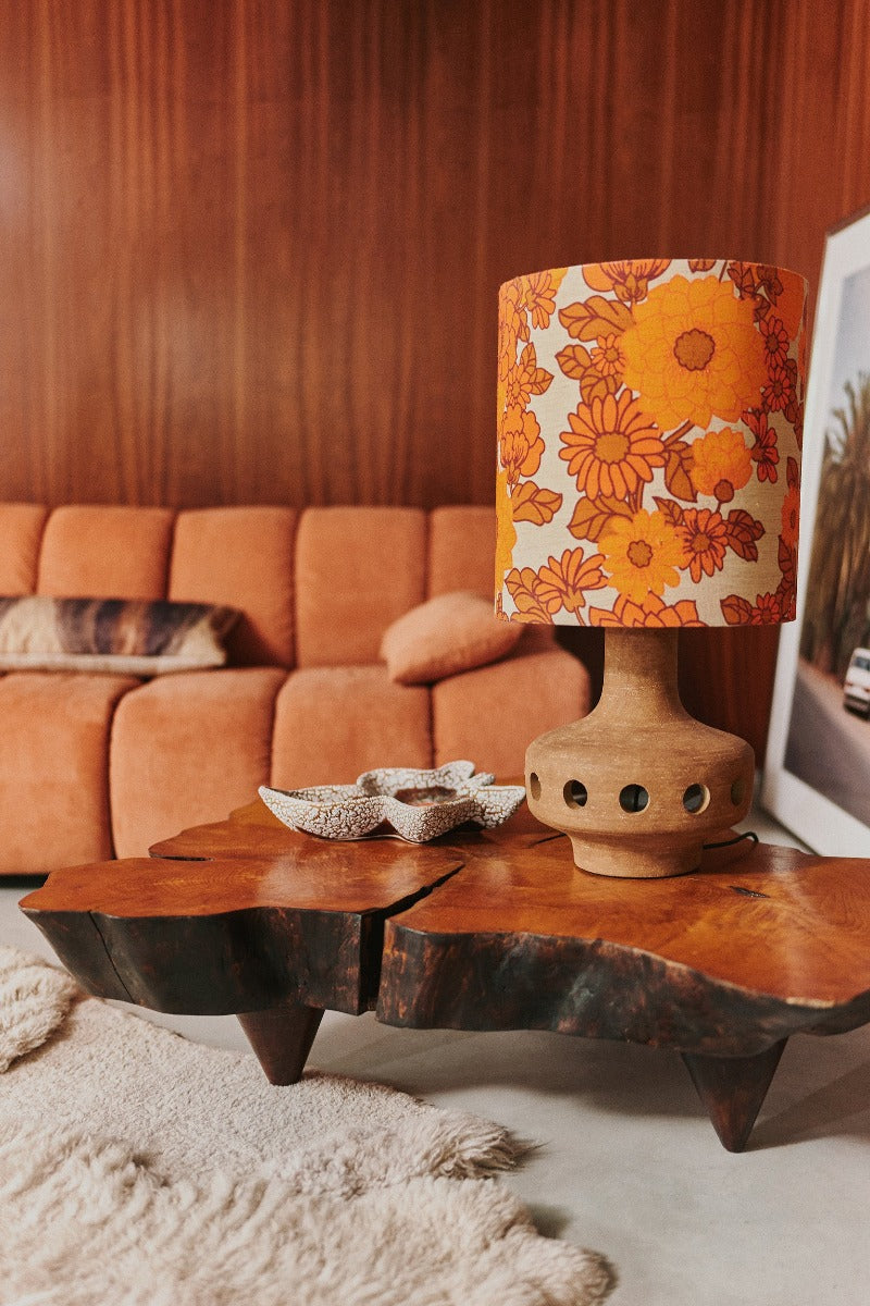 HKLIVING mud lamp base paired with simple lampshade for warm neutral ambient lighting