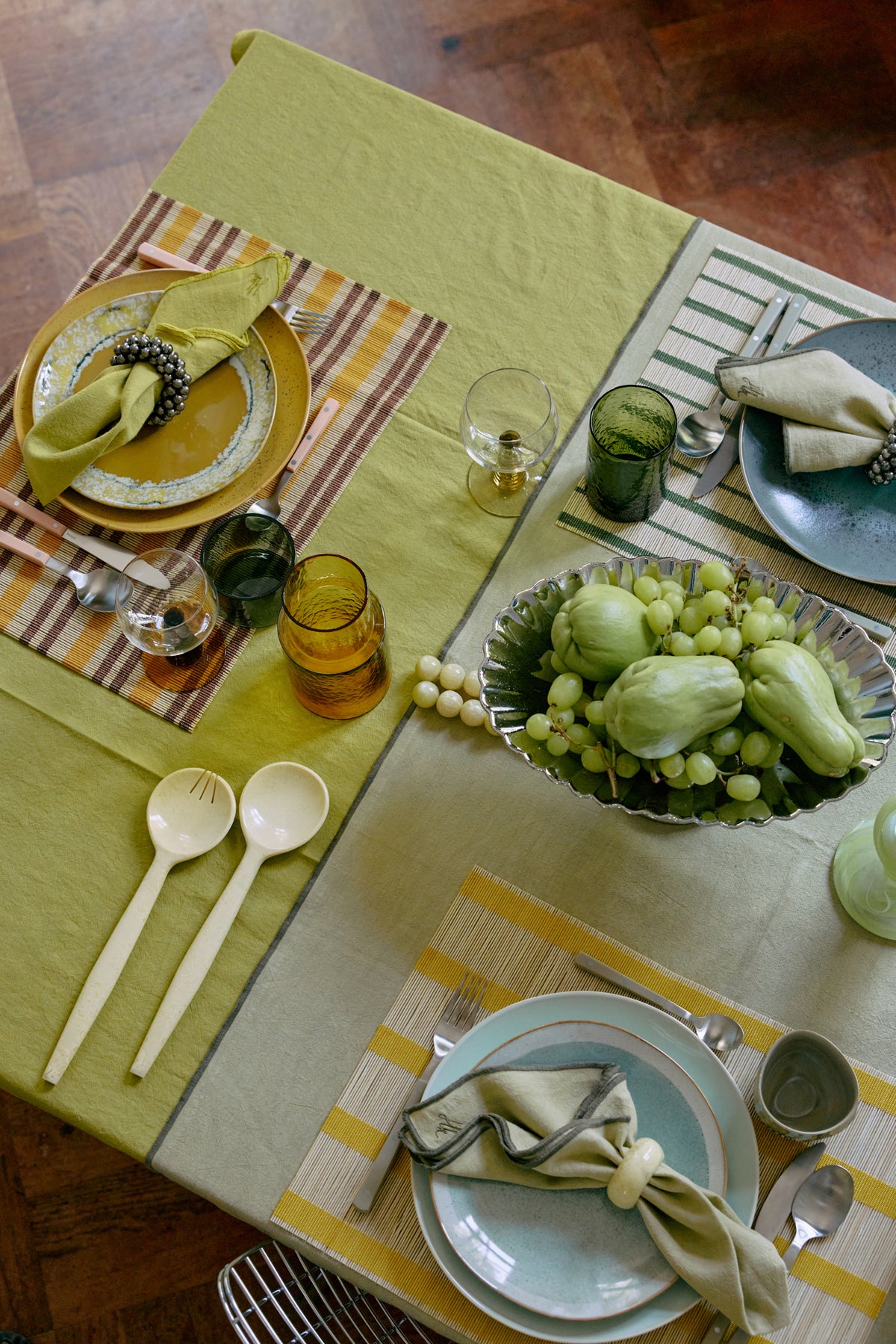 HKLIVING vanilla salad cutlery styled at a table setting