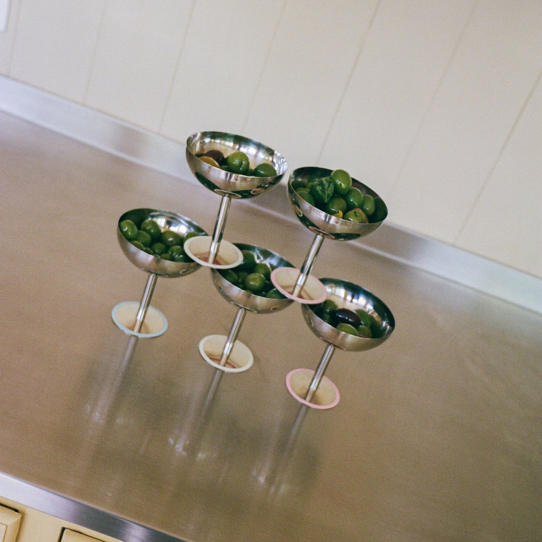 aida stainless steel ice cups with vanilla detail used for olives and small aperitif servings
