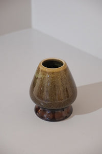 top view of eco green chasen stand showing opening detail
