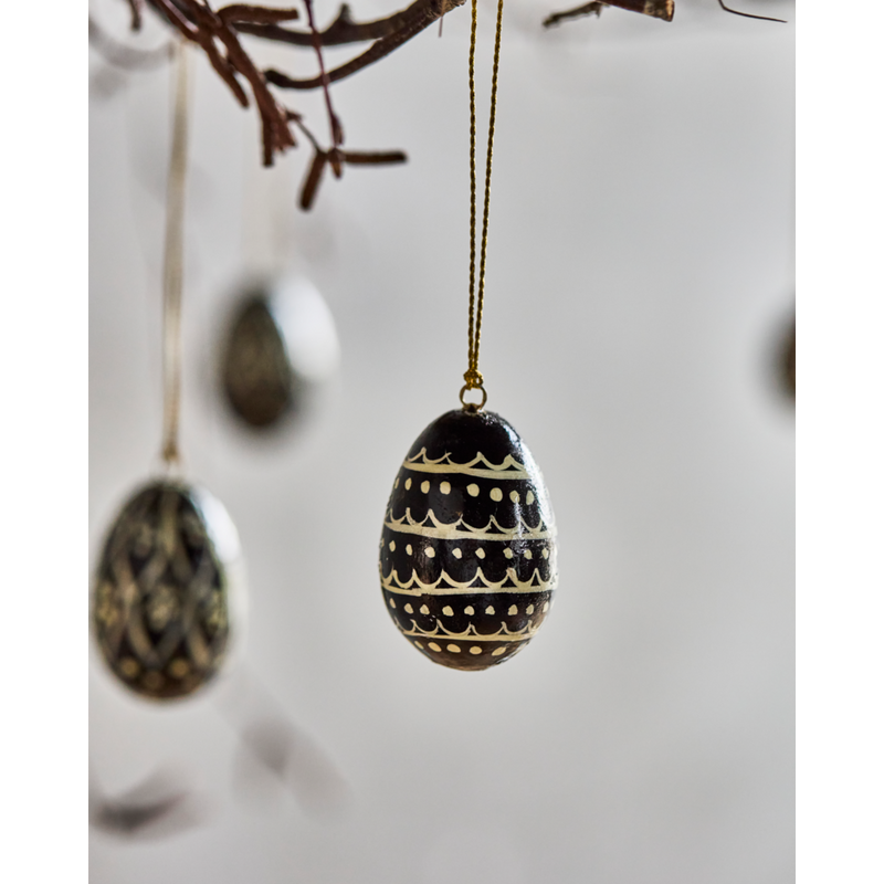 Nordic-style Easter tree decorations made from recycled wood

