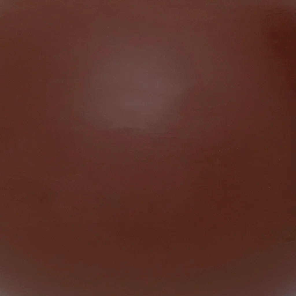 Detail of the smooth matt red glaze on the Ilo pot