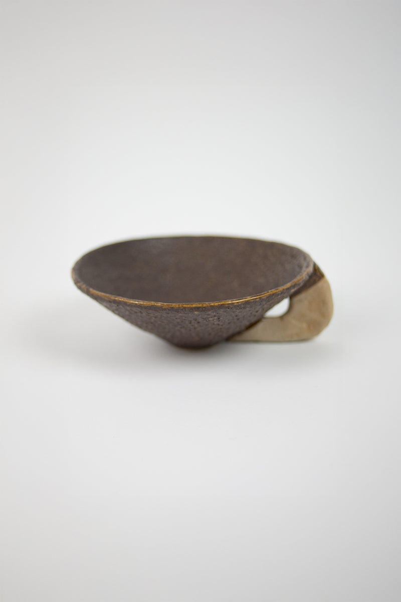 Jin stoneware bowl with a brown and beige reactive glaze by Olsson & Jensen
