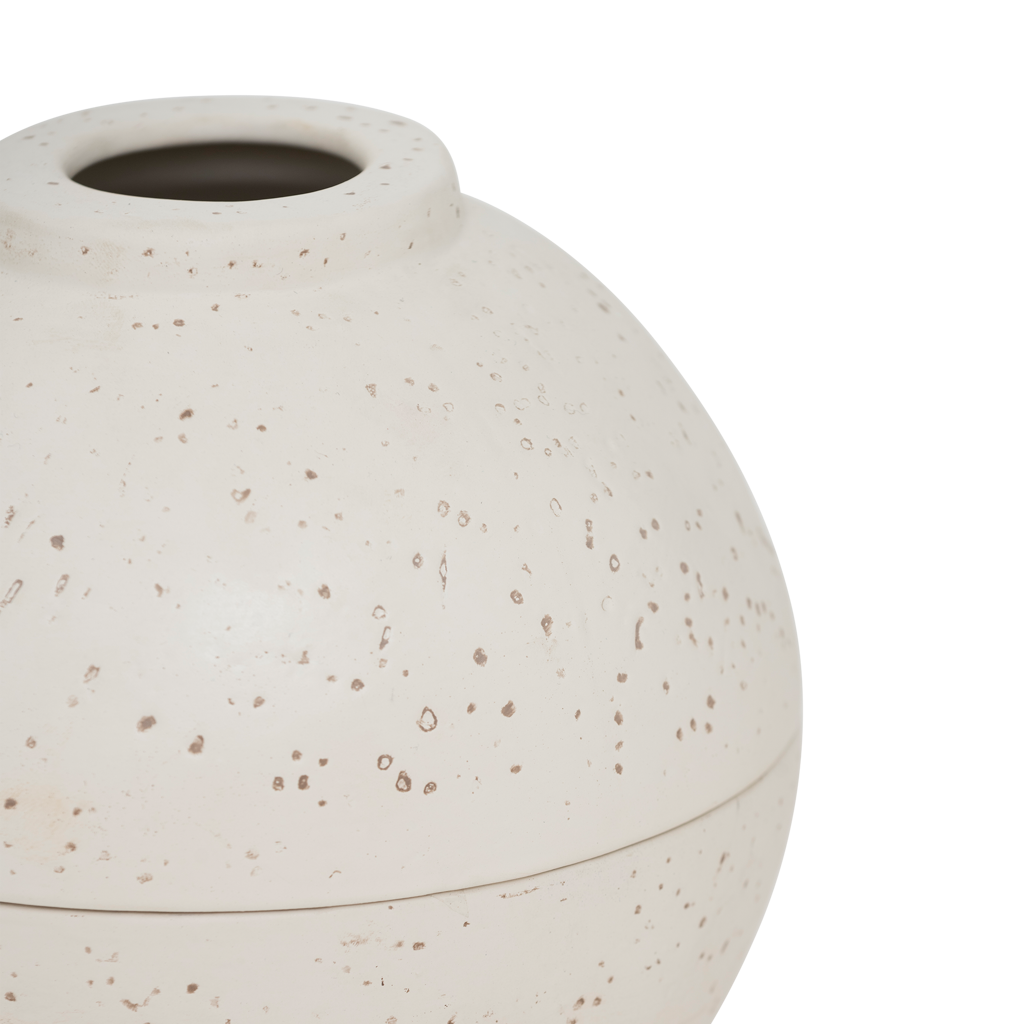 Detail of the speckled matt texture on the Kiri diffuser holder