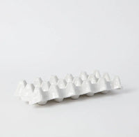 Side view of the Nea 10-egg tray by Olsson & Jensen