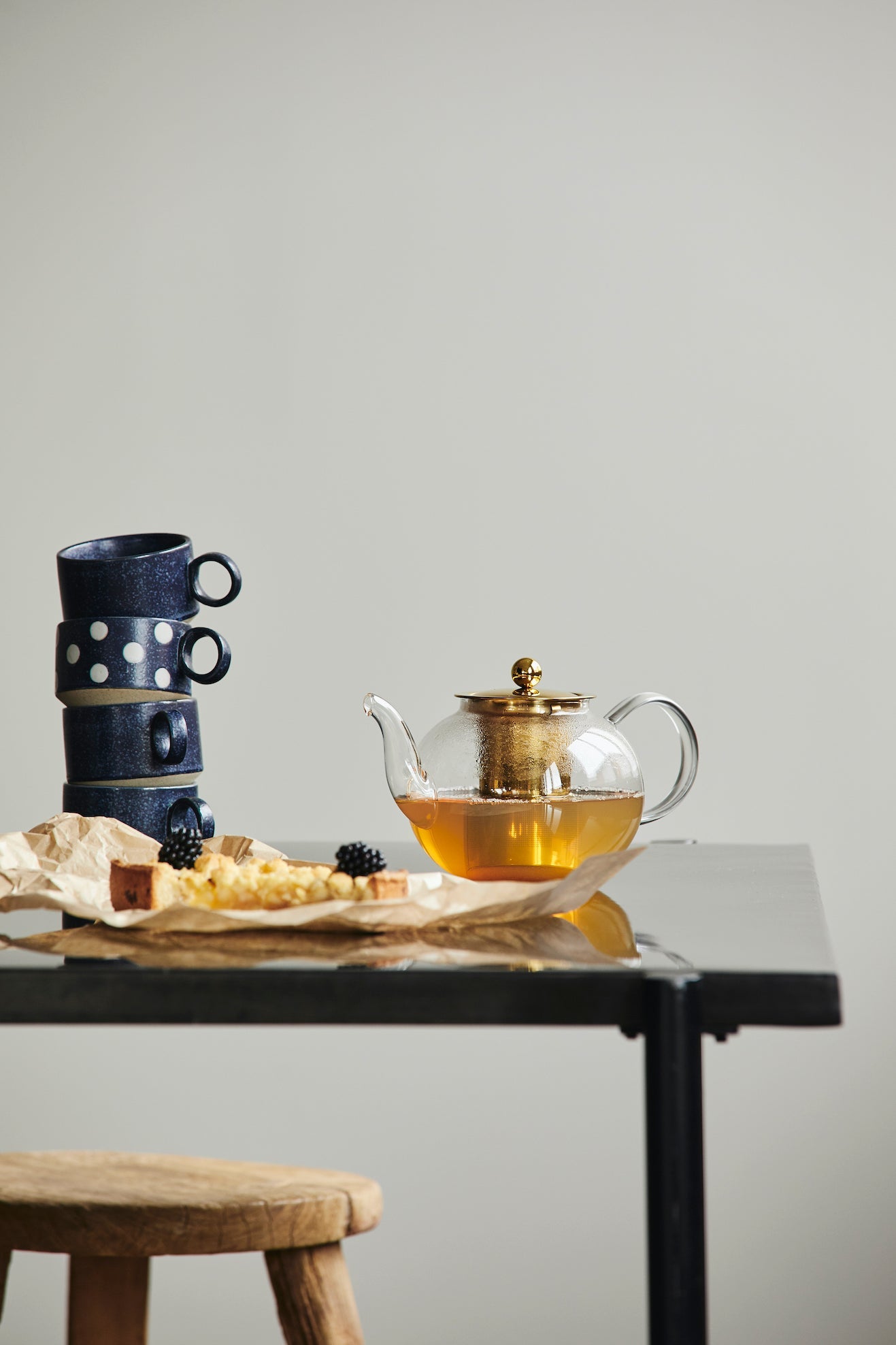 Grainy Tea Cup w Handle Dark Blue